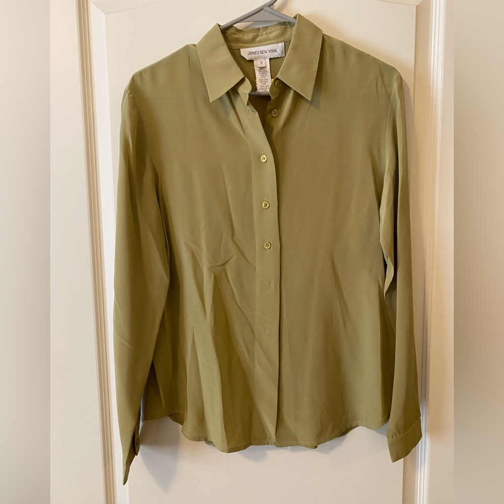 Jones New York Women's Olive Button-Up Top size 6